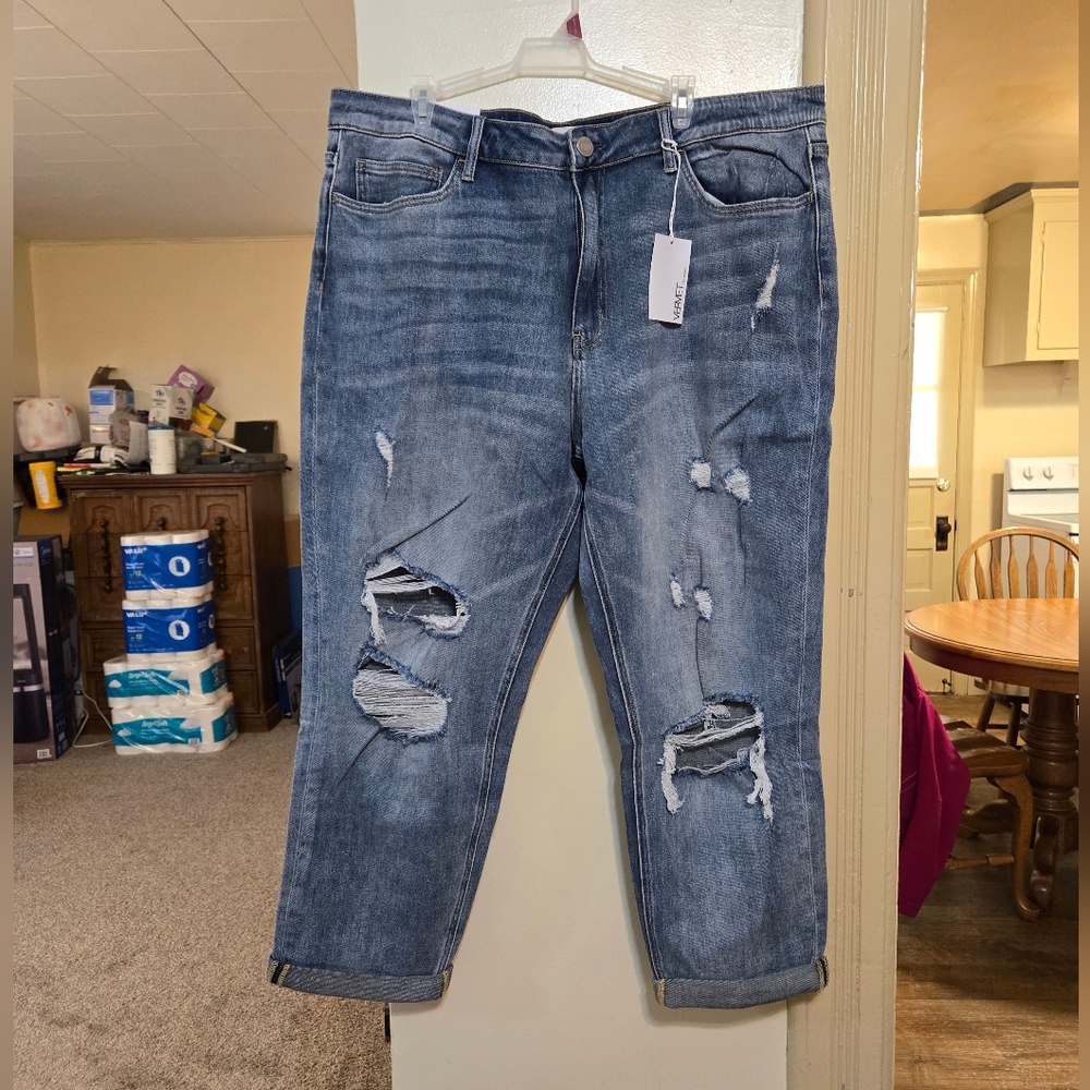 Brand new!! NWT Vervet by Flying Monkey stretchy distressed denim jeans size 20